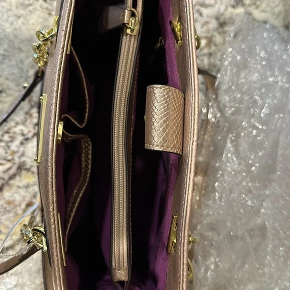 Anne Kline Rose Gold purse -New - Picture 5 of 5
